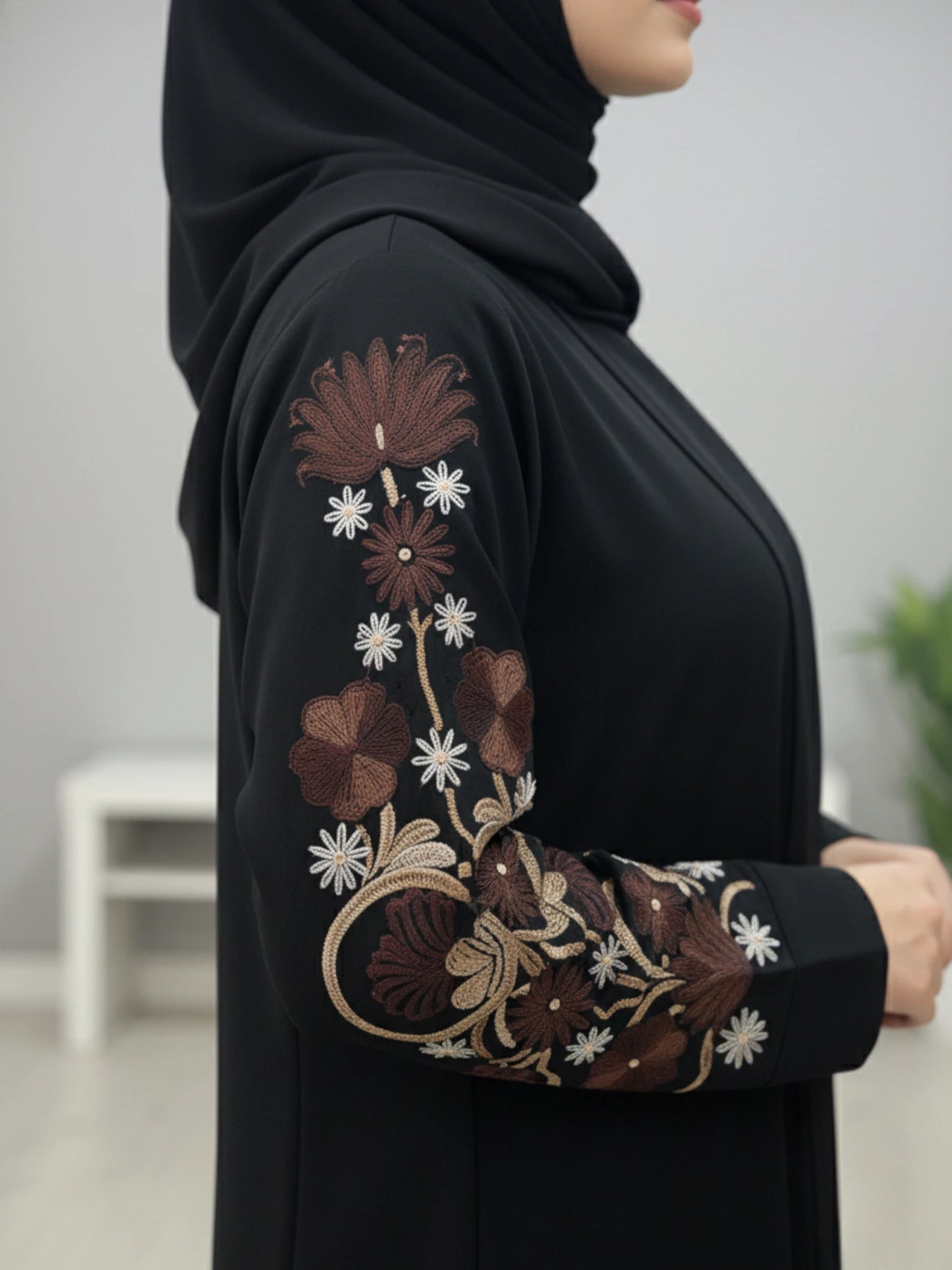 Black Nida Abaya Elegent Embroidery on Sleeves