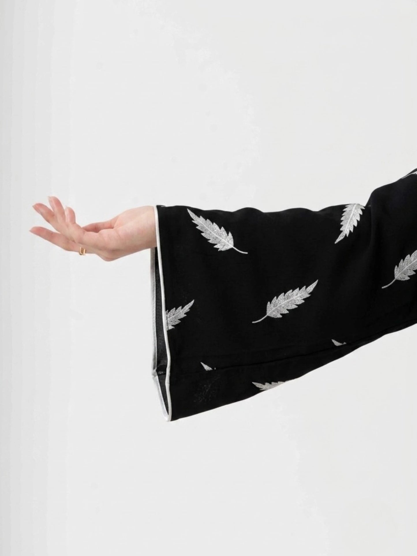 Black Abayas - Feather Bloom
