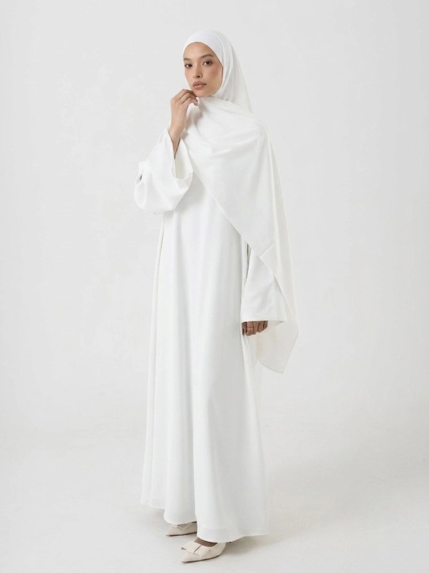 Essential Abaya - White